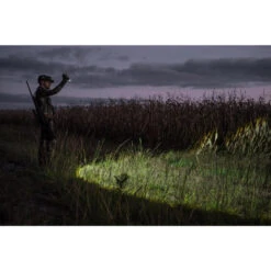 Lampe Torche Chasse 100 Lumens Zoom Noir -Pêche Promotion Boutique lampe torche chasse 100 lumens zoom noir 2